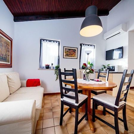 Apartments C52 ロヴィニ エクステリア 写真