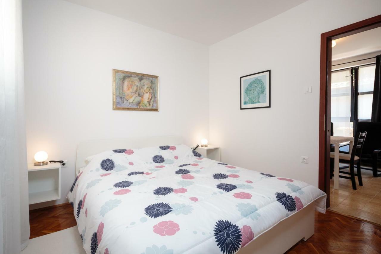Apartments C52 ロヴィニ エクステリア 写真
