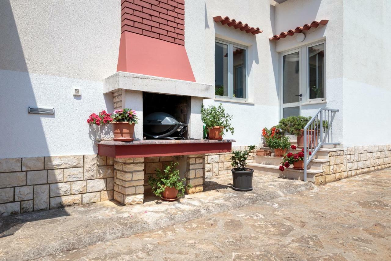 Apartments C52 ロヴィニ エクステリア 写真