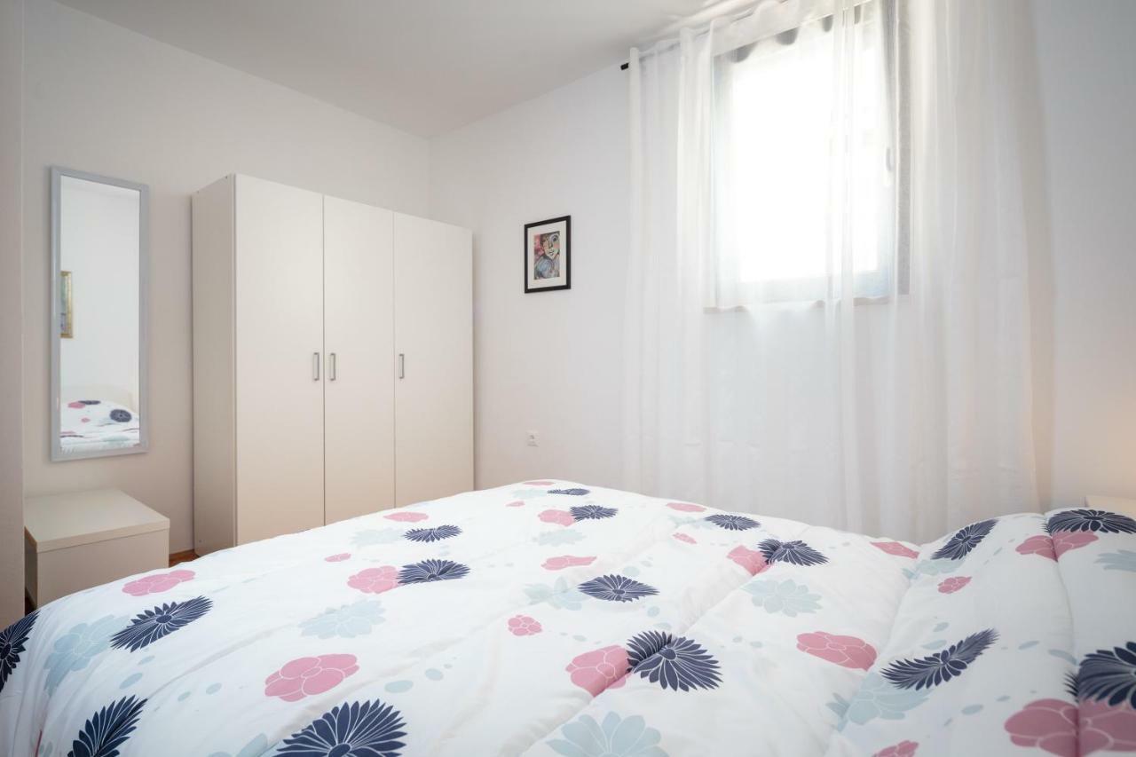 Apartments C52 ロヴィニ エクステリア 写真