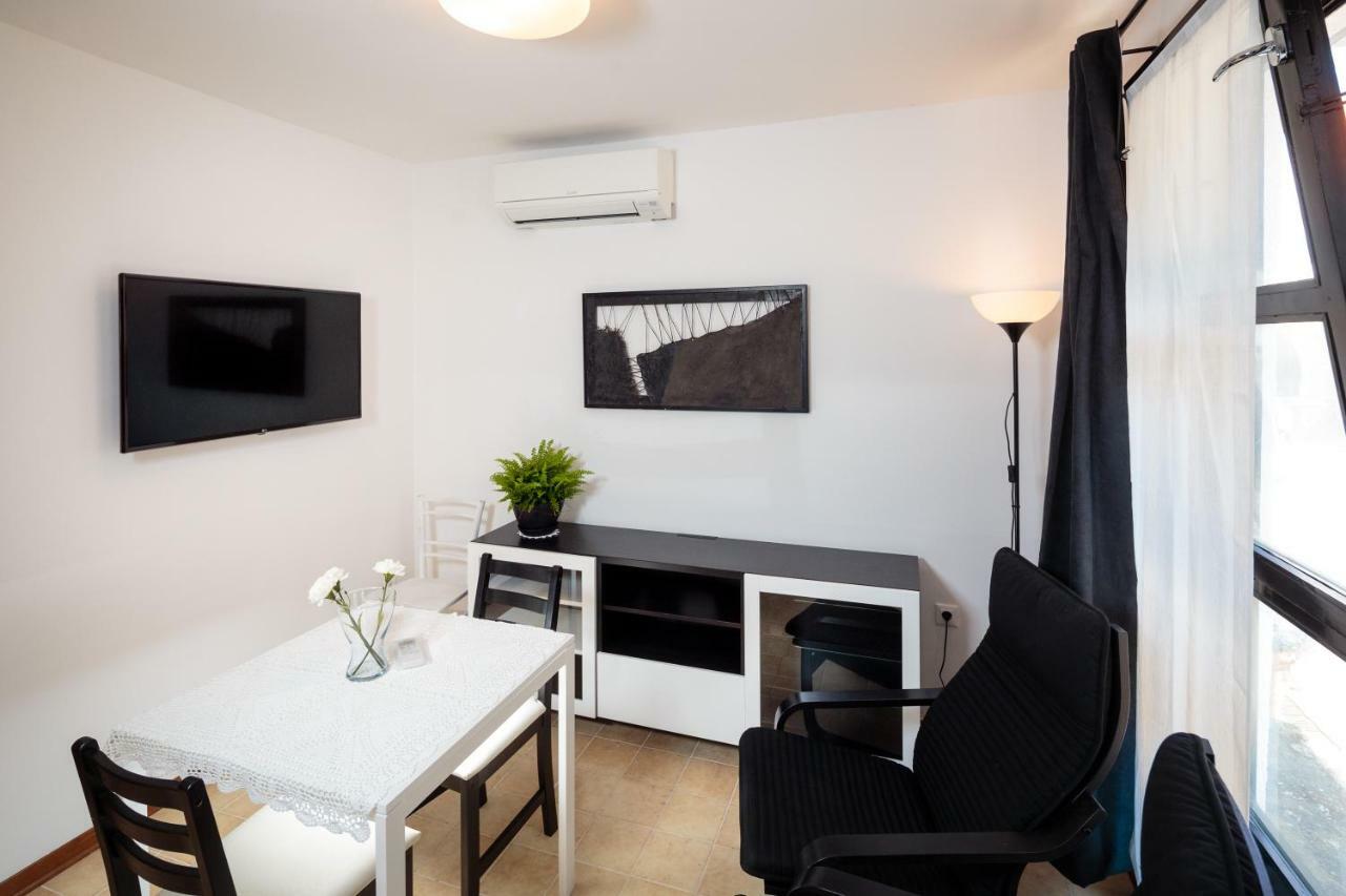 Apartments C52 ロヴィニ エクステリア 写真