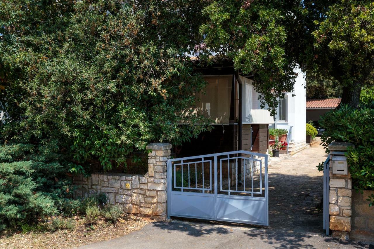 Apartments C52 ロヴィニ エクステリア 写真