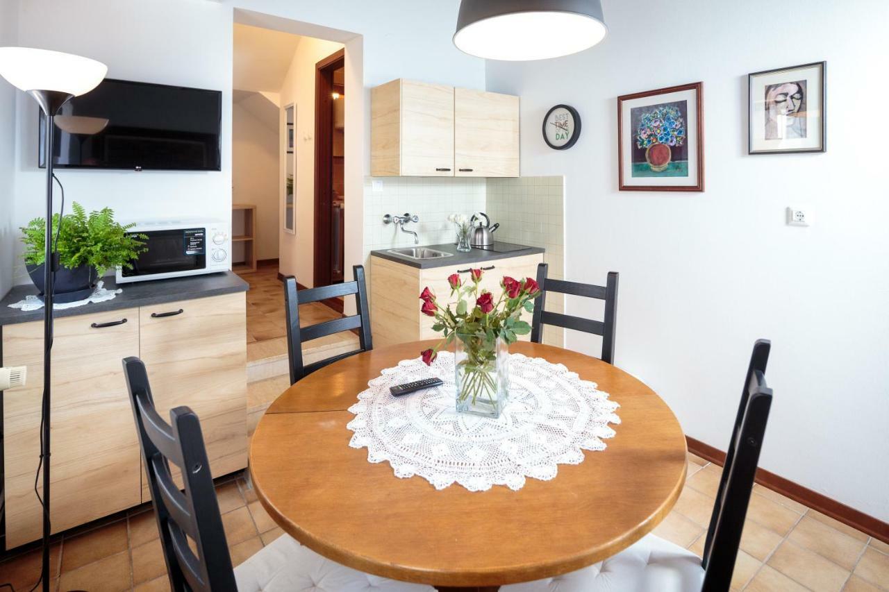 Apartments C52 ロヴィニ エクステリア 写真