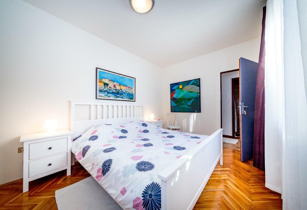 Apartments C52 ロヴィニ エクステリア 写真