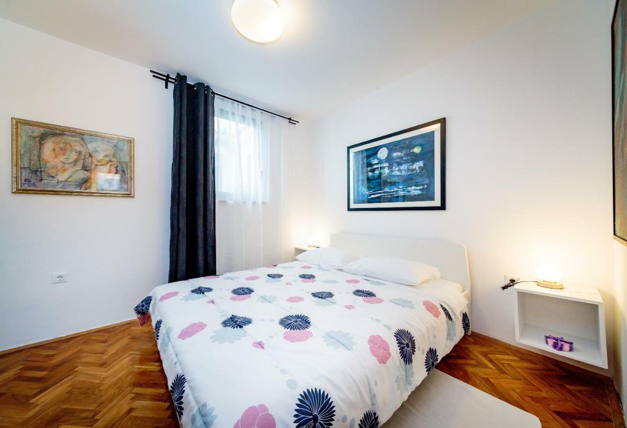 Apartments C52 ロヴィニ エクステリア 写真