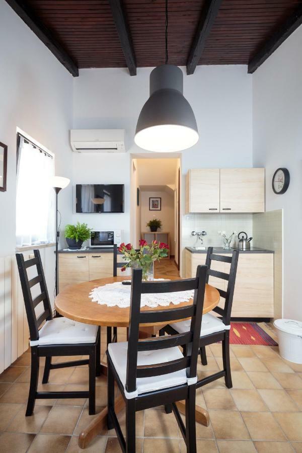 Apartments C52 ロヴィニ エクステリア 写真