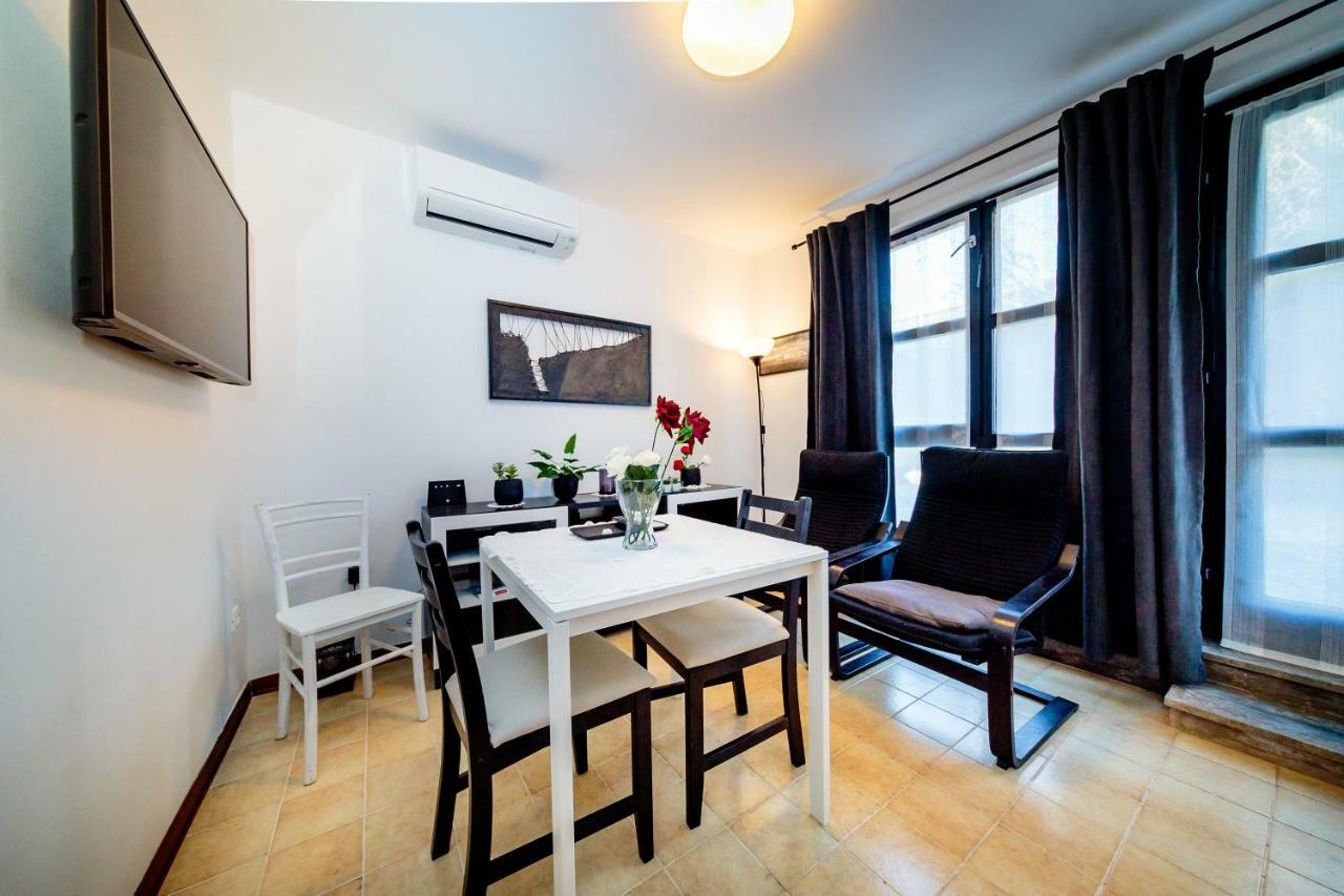 Apartments C52 ロヴィニ エクステリア 写真